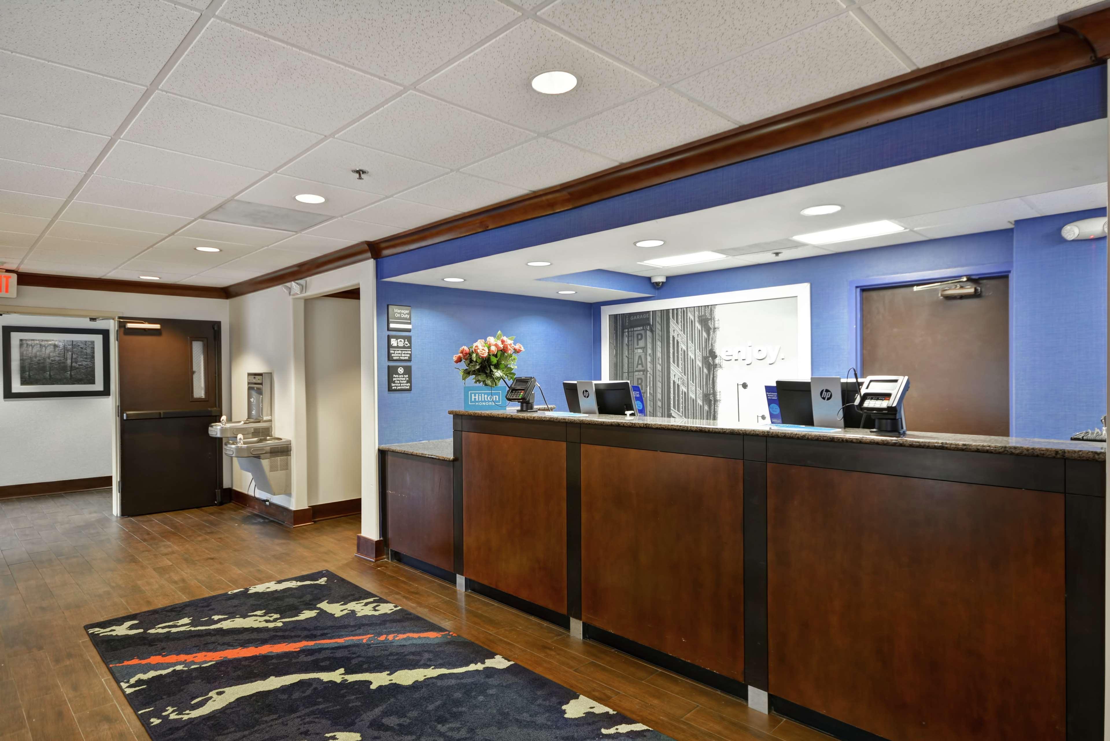 Hampton Inn Birmingham/Mountain Brook Екстериор снимка