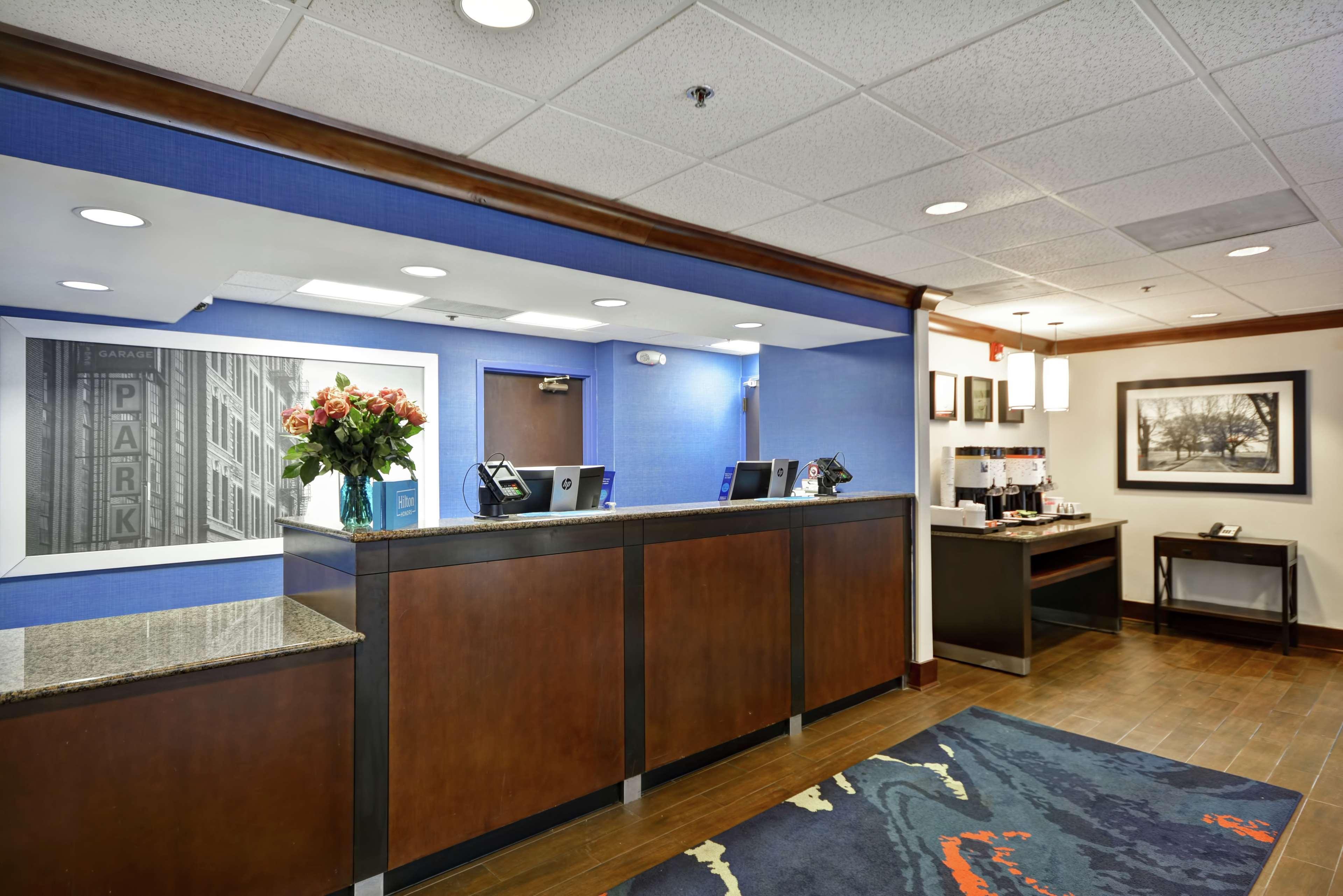 Hampton Inn Birmingham/Mountain Brook Екстериор снимка