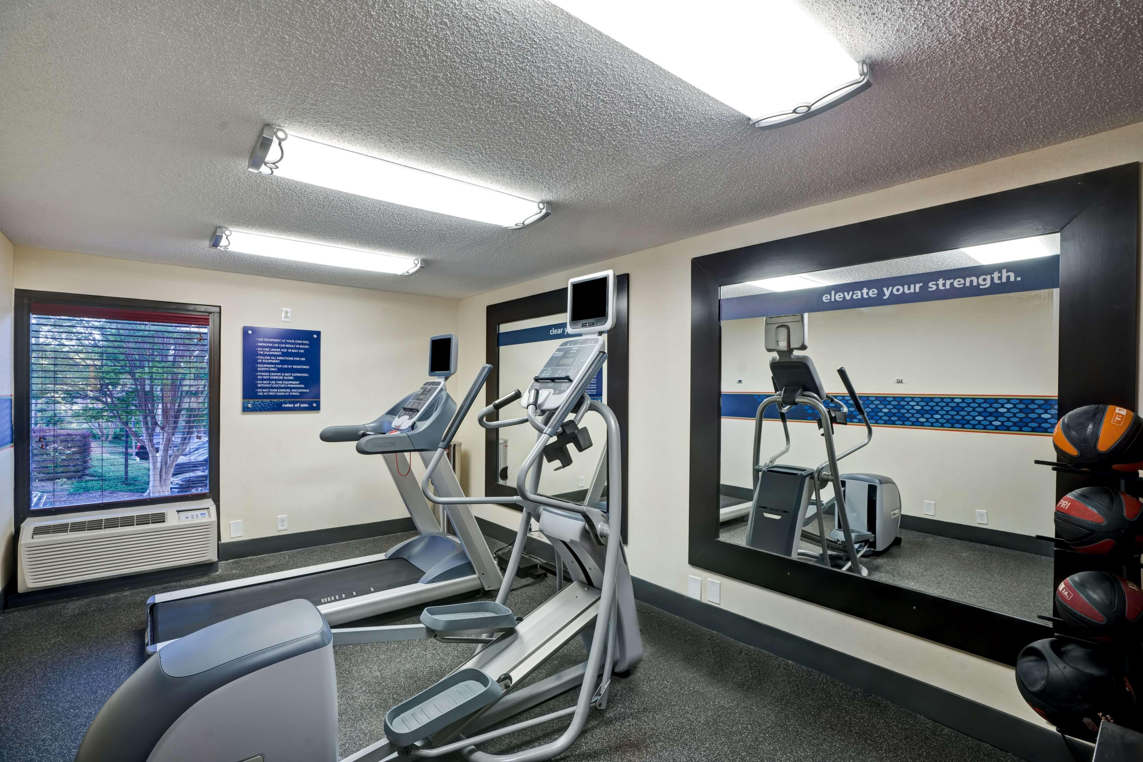 Hampton Inn Birmingham/Mountain Brook Екстериор снимка