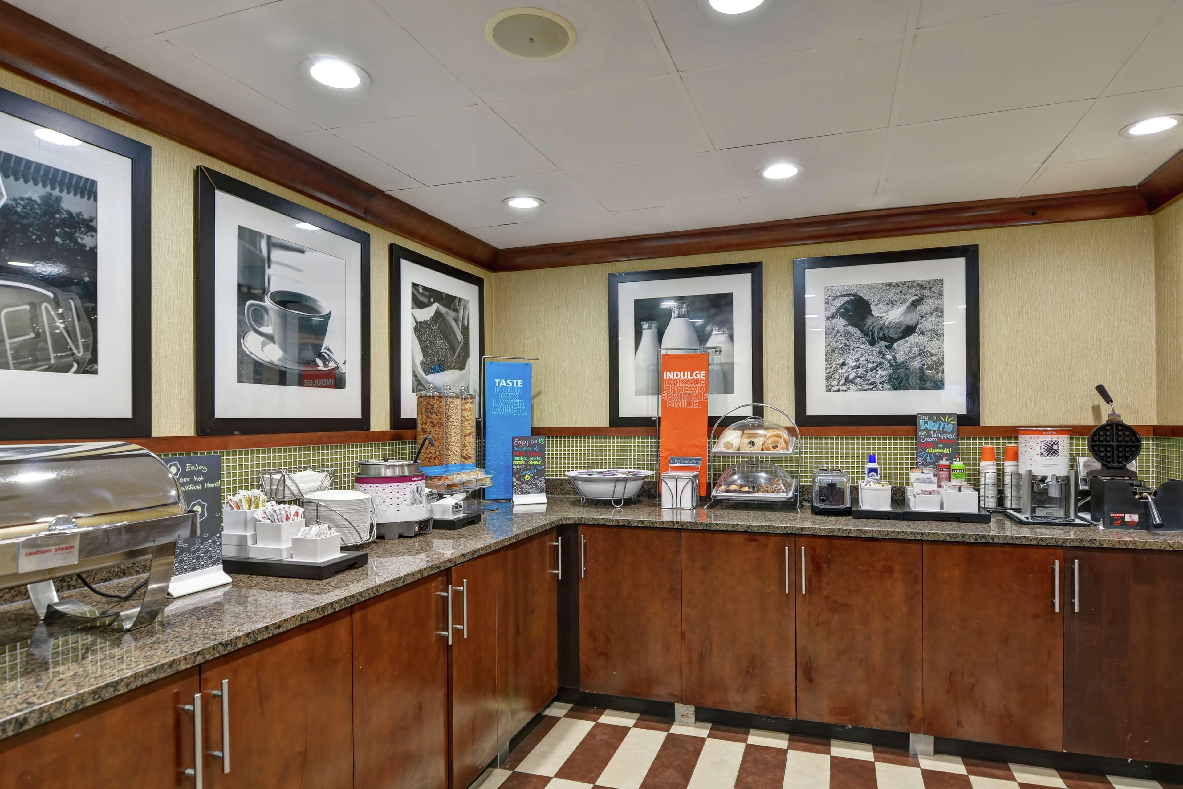Hampton Inn Birmingham/Mountain Brook Екстериор снимка