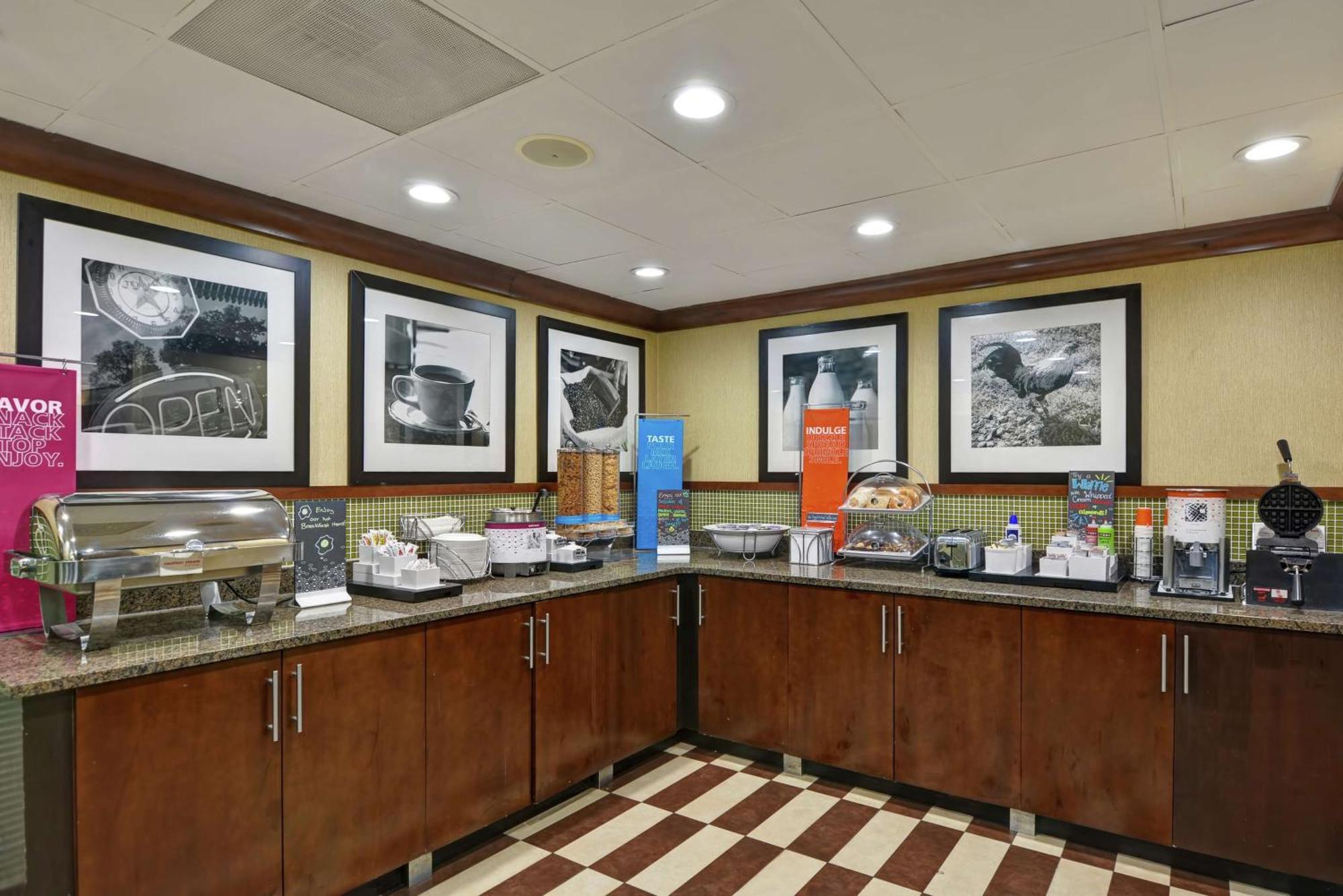 Hampton Inn Birmingham/Mountain Brook Екстериор снимка