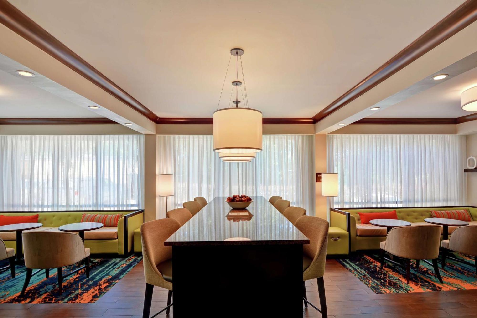Hampton Inn Birmingham/Mountain Brook Екстериор снимка