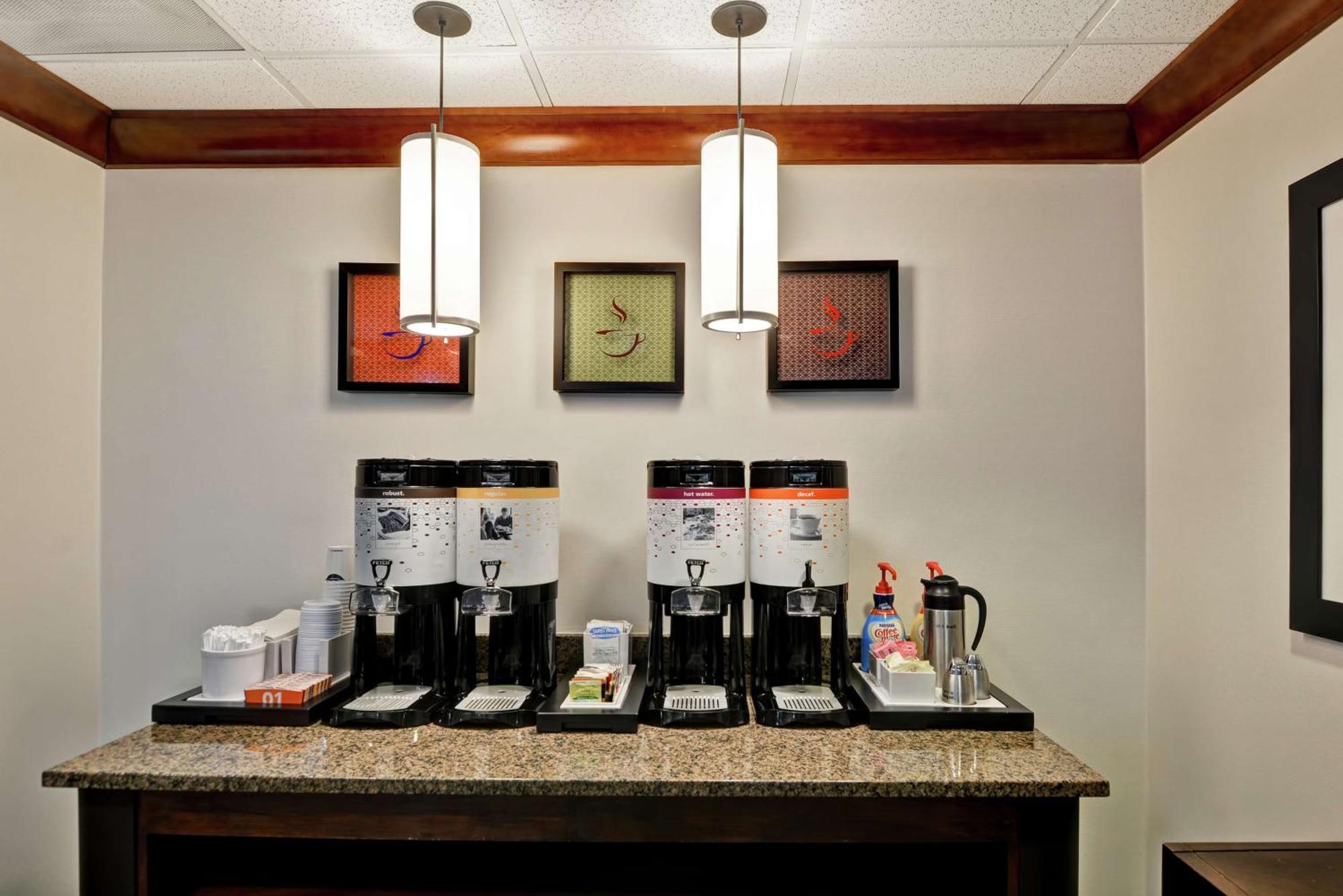 Hampton Inn Birmingham/Mountain Brook Екстериор снимка