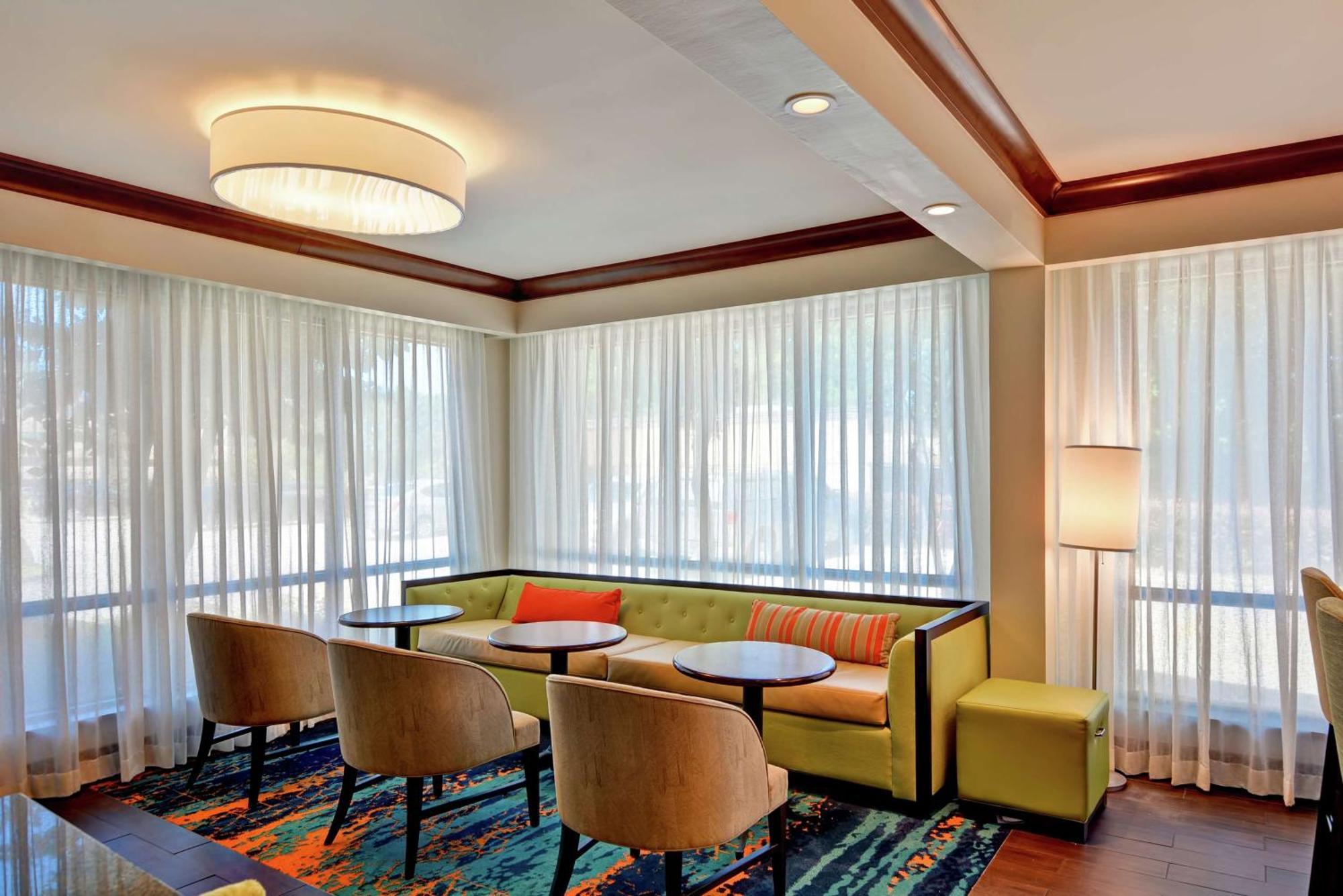 Hampton Inn Birmingham/Mountain Brook Екстериор снимка