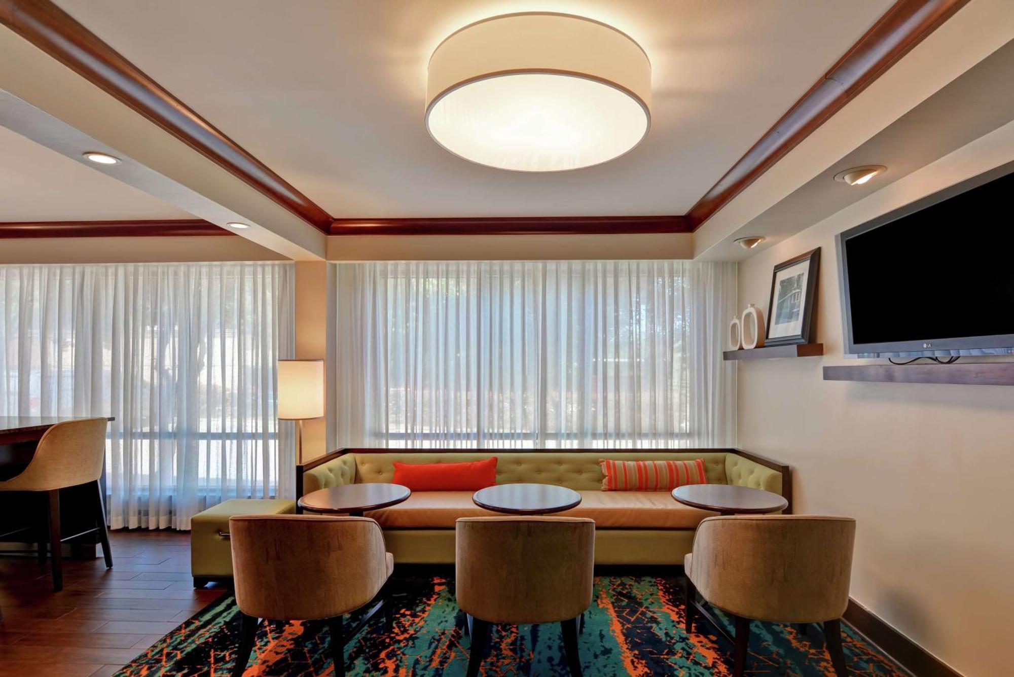 Hampton Inn Birmingham/Mountain Brook Екстериор снимка