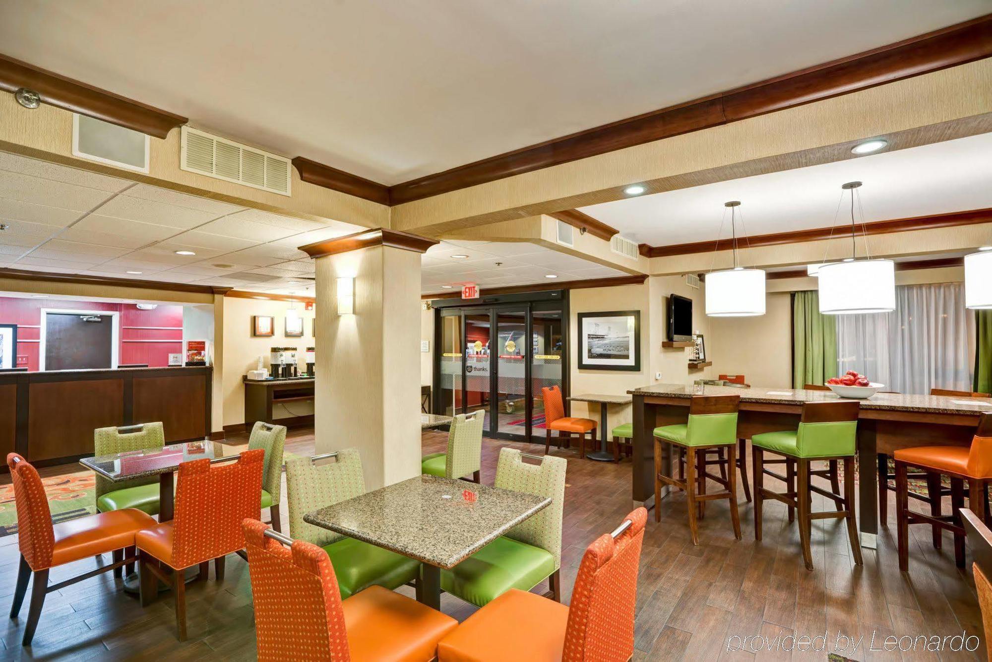 Hampton Inn Birmingham/Mountain Brook Екстериор снимка