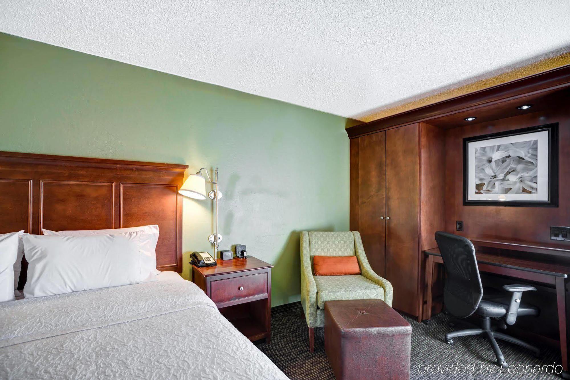 Hampton Inn Birmingham/Mountain Brook Екстериор снимка